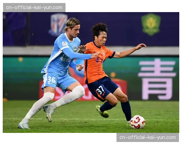 泰山队主场3-2绝杀海港，费莱尼第93分钟头球制胜