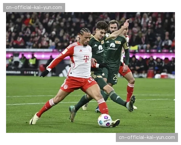 官方：奥格斯堡后卫因肌肉伤势将缺席三月剩余比赛