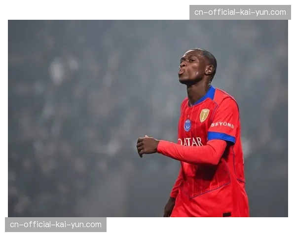 特写：40岁老将曼丹达宣布赛季末退役，回顾其跨越二十载的法甲门将生涯